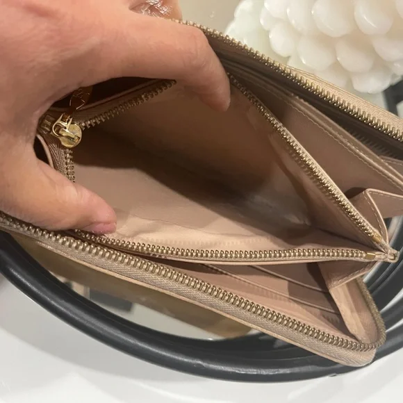 Louis Vuitton Vernis Sarah Wallet - Picture 9 of 12